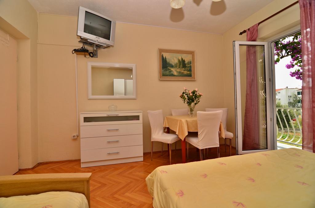 Apartments Sonja Tučepi Exterior foto